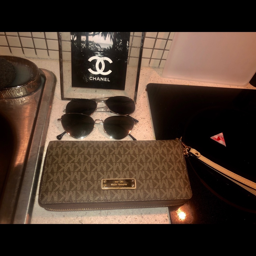 Michael Kors Chocolate MK logo Wallet